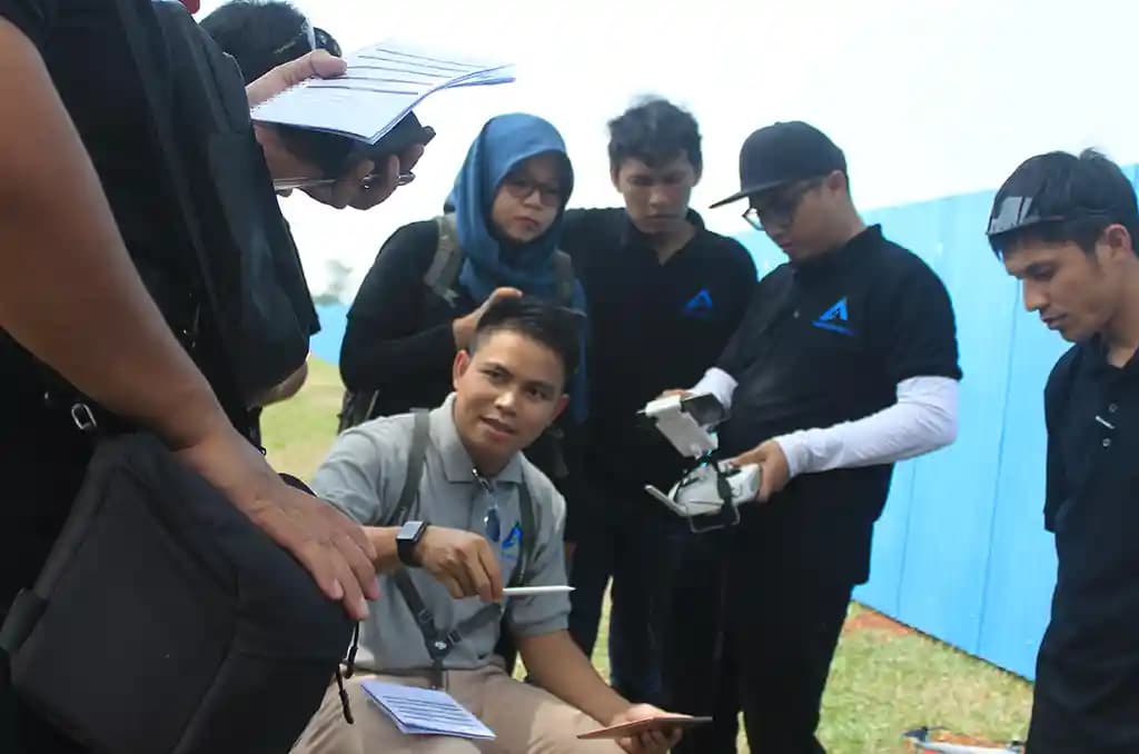 Pelatihan Dasar Pengenalan Drone (Basic Drone Training)